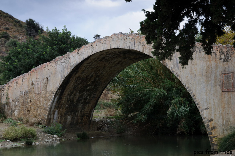 old stone bridge2010d17c251.jpg